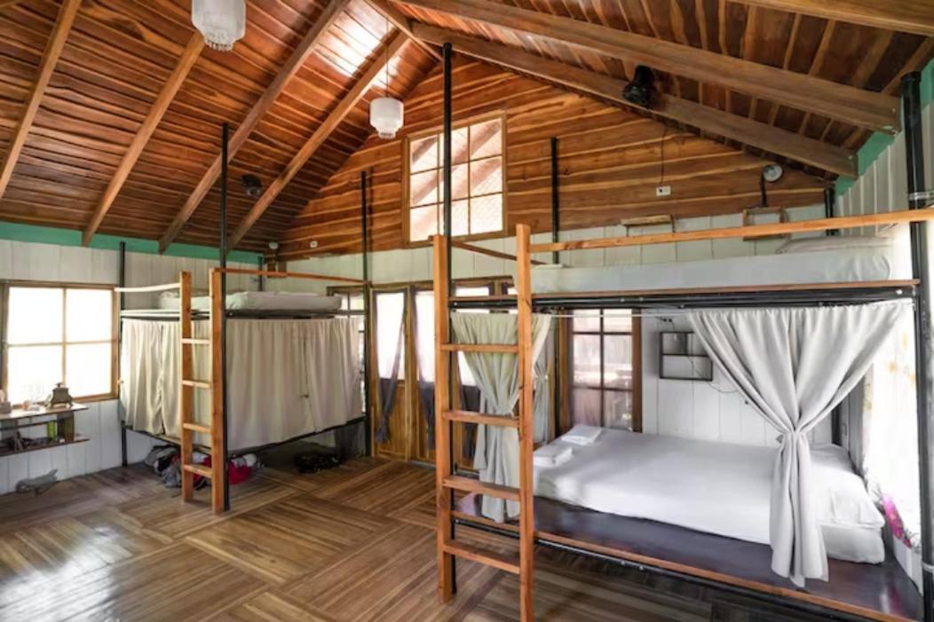 Salty Enthusiasts Share House & Villas Playa Santa Teresa  ภายนอก รูปภาพ